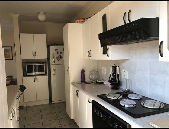 2 BEDROOM TOWNHOUSE FOR SALE IN THREE RIVERS EAST